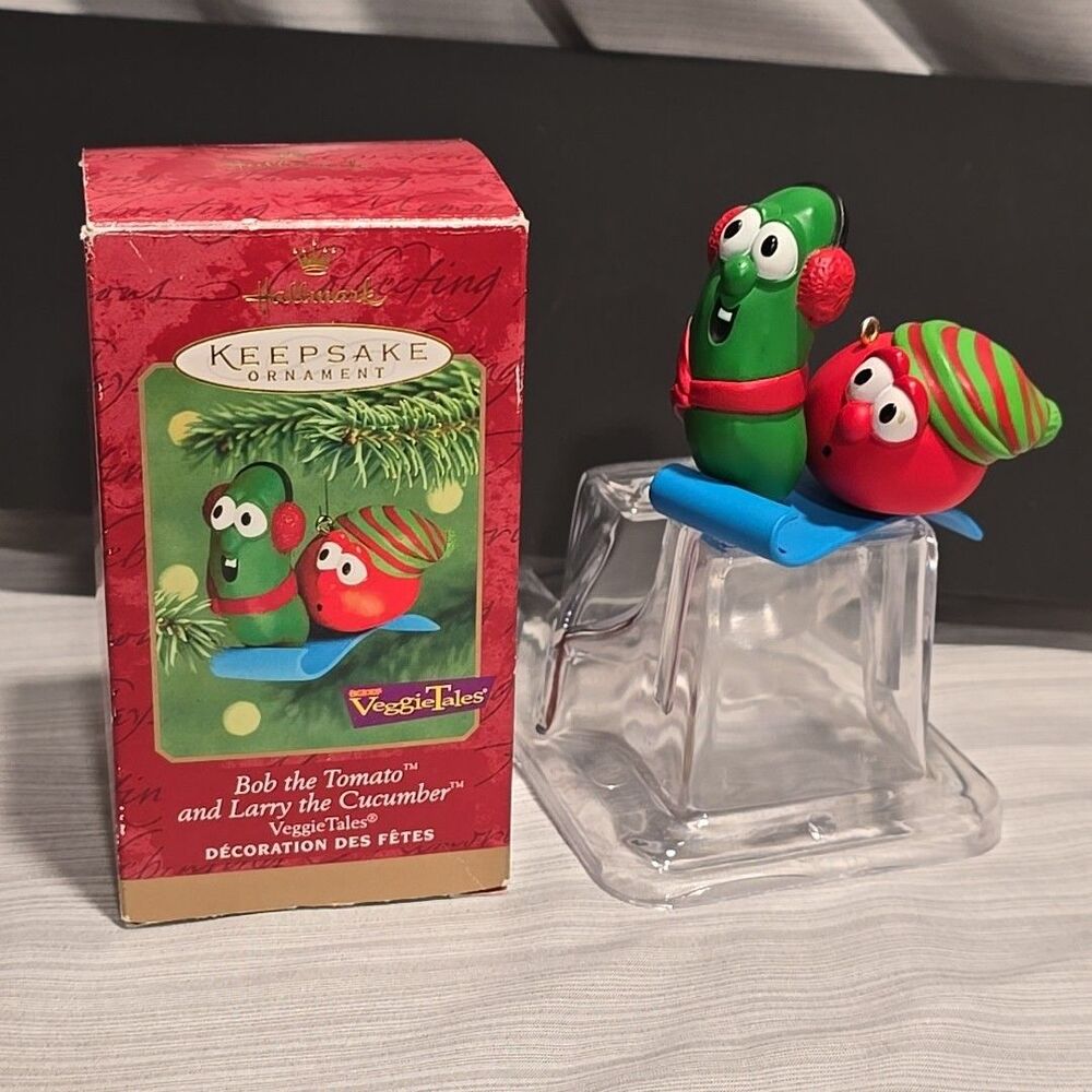 Hallmark Ornament Bob the Tomato Larry the Cumber Veggie Tales 2000 Orig Box